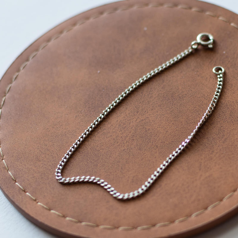 Lily Curb Chain Bracelet